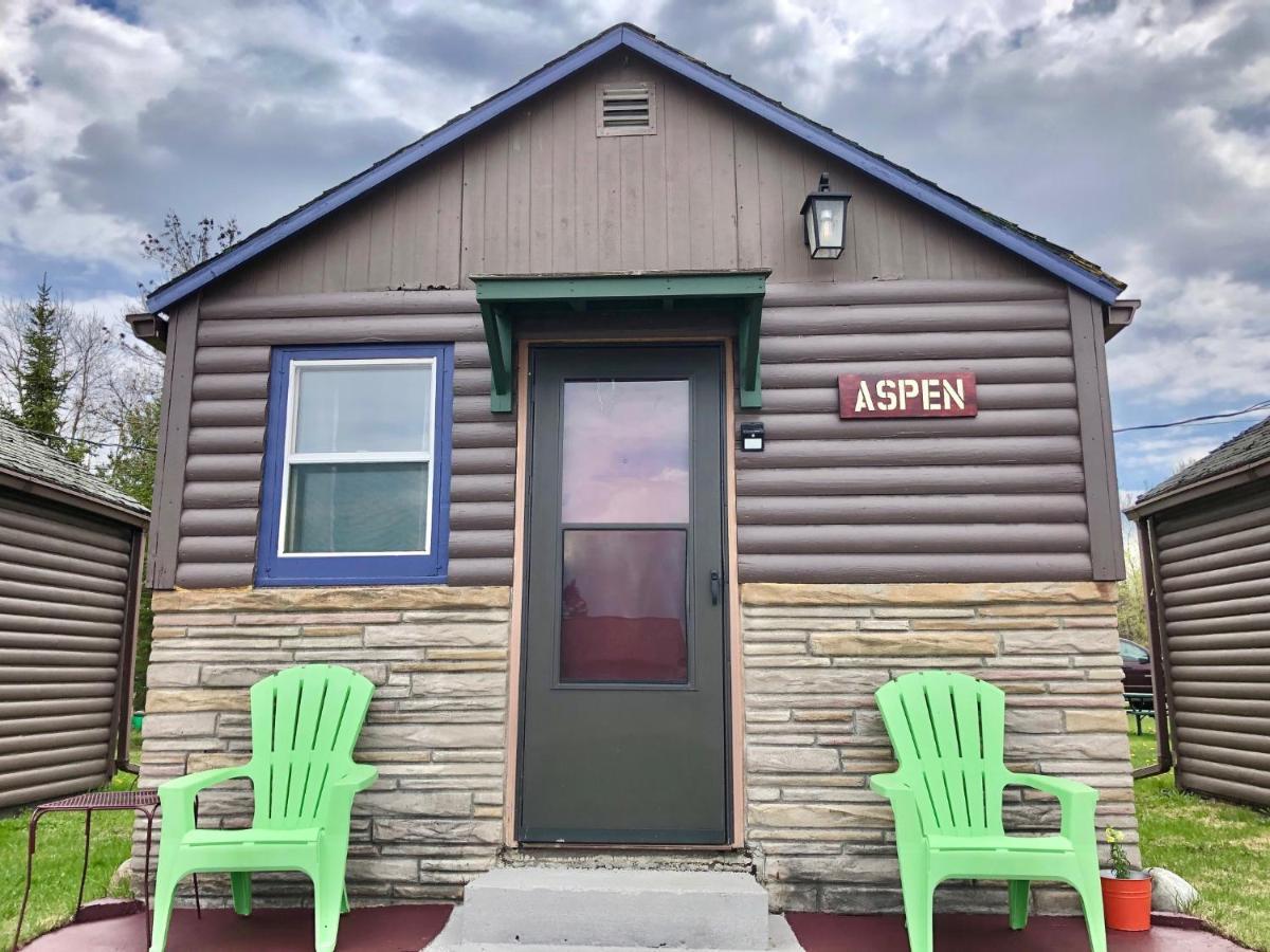 Hilltop Lodge And Cabins インターナショナルフォールズ エクステリア 写真